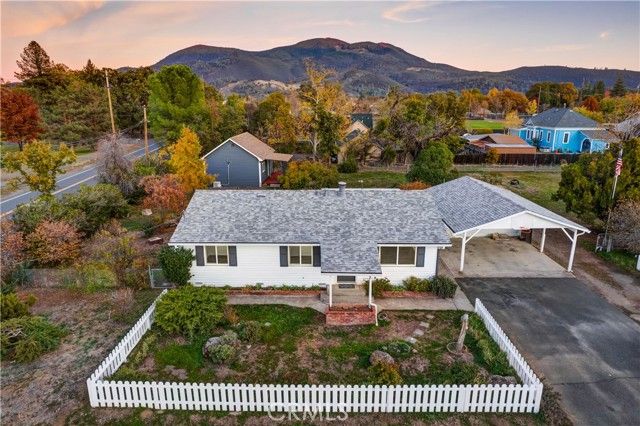 Main Photo: House for sale : 3 bedrooms : 5010 Willow Avenue in Kelseyville