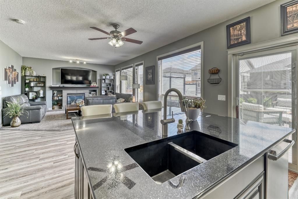 Photo 6: Photos: 215 Willowmere Way: Chestermere Detached for sale : MLS®# A1187018