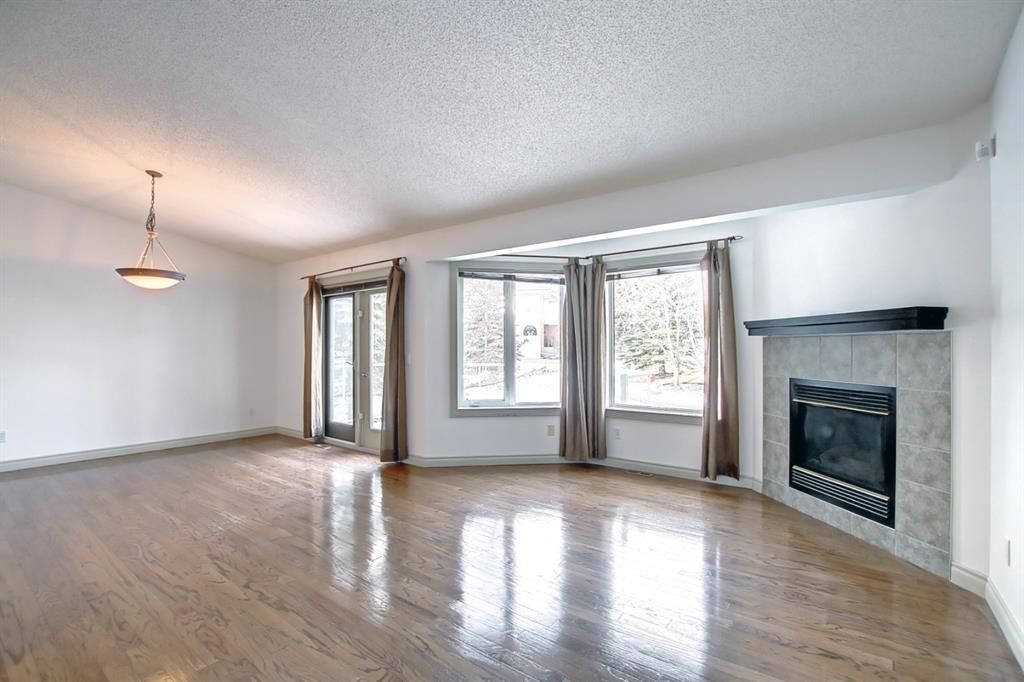 Photo 6: Photos: 329 Patina Court SW in Calgary: Patterson Row/Townhouse for sale : MLS®# A1166524