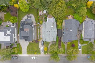 Photo 3: 1230 Victoria Ave in Oak Bay: OB South Oak Bay House for sale : MLS®# 921950