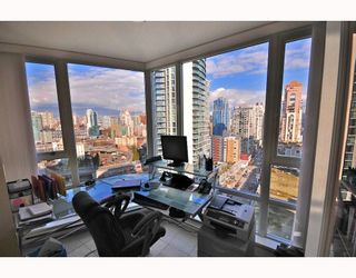 Photo 6: 2206 1438 RICHARDS Street in Vancouver: False Creek North Condo for sale in "AZURA 1" (Vancouver West)  : MLS®# V756431