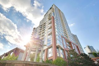 Photo 1: 1610 550 TAYLOR Street in Vancouver: Downtown VW Condo for sale in "The Taylor" (Vancouver West)  : MLS®# R2251836
