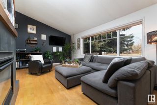 Photo 4: 14527 87 Avenue in Edmonton: Zone 10 House for sale : MLS®# E4378400