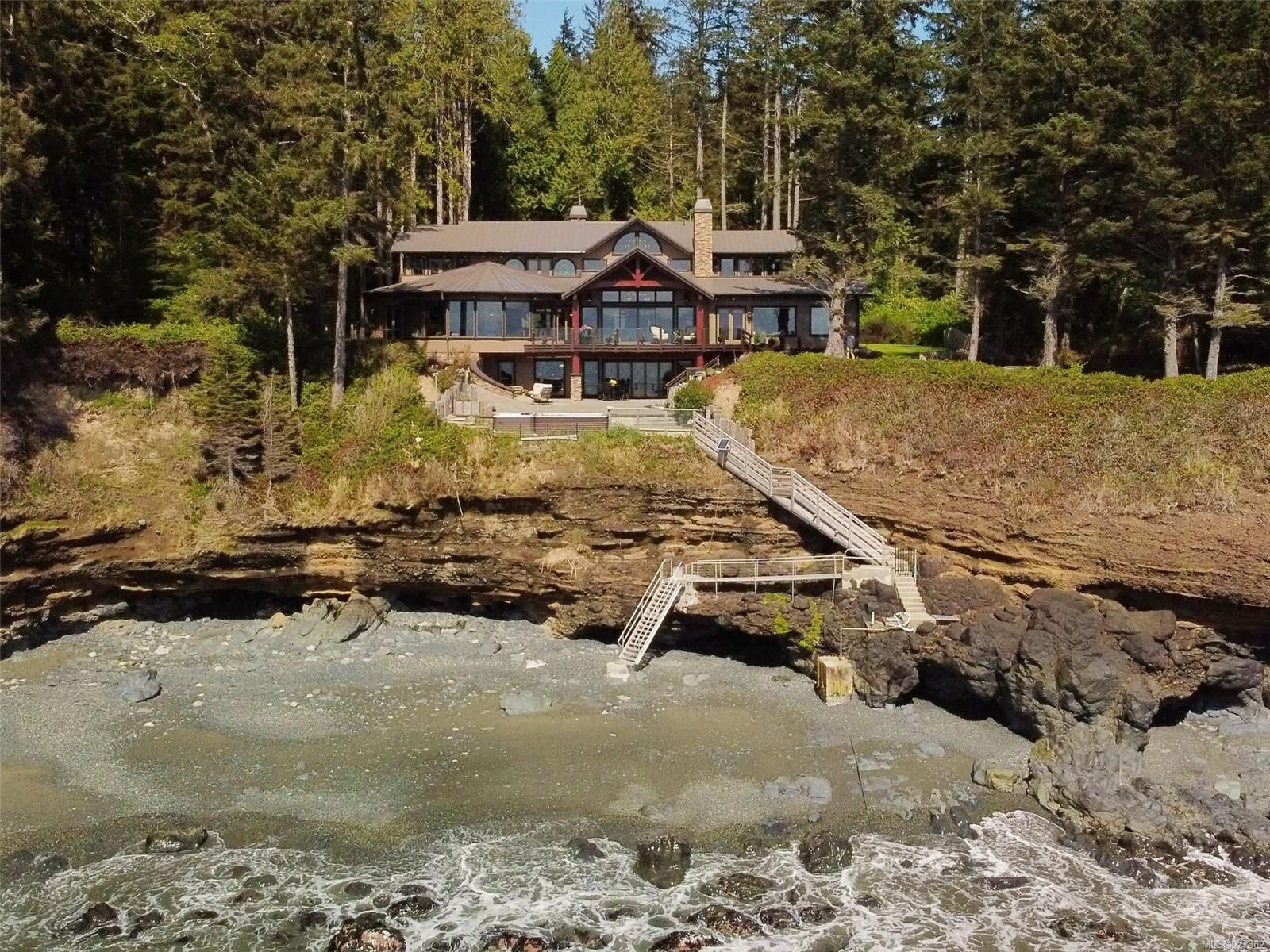 Main Photo: 2908 Fishboat Bay Rd in Sooke: Sk French Beach House for sale : MLS®# 927362