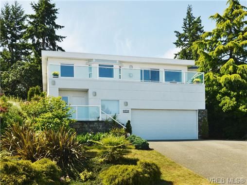 Main Photo: 2322 Evelyn Hts in VICTORIA: VR Hospital House for sale (View Royal)  : MLS®# 703774