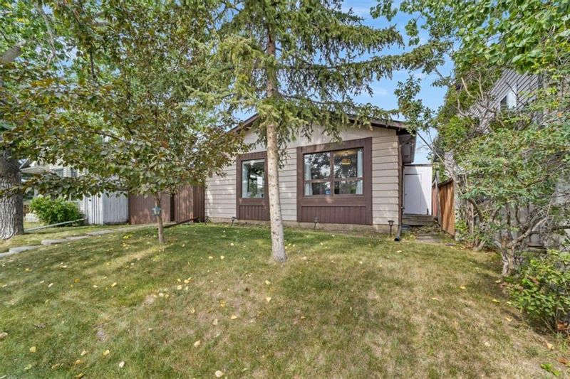 FEATURED LISTING: 255 Erin Woods Drive Southeast Calgary