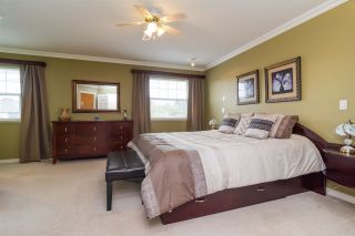 Photo 8: 6192 195 Street in Surrey: Cloverdale BC House for sale (Cloverdale)  : MLS®# R2166862