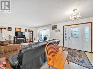 Photo 2: 903 ROAD 2 E in Kingsville: House for sale : MLS®# 24000694
