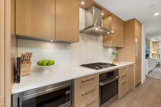 Photo 11: 206 1055 RIDGEWOOD Drive in North Vancouver: Edgemont Townhouse for sale in "CONNAUGHT" : MLS®# R2769125