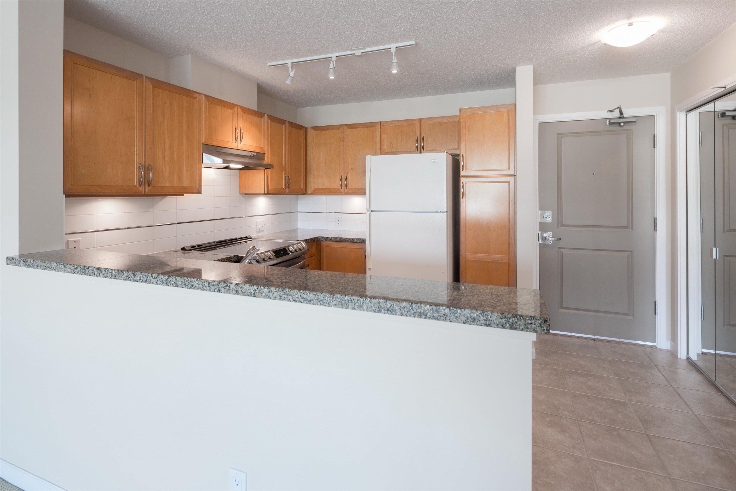 Main Photo: 302 4388 BUCHANAN Street in Burnaby: Brentwood Park Condo for sale (Burnaby North)  : MLS®# R2652950