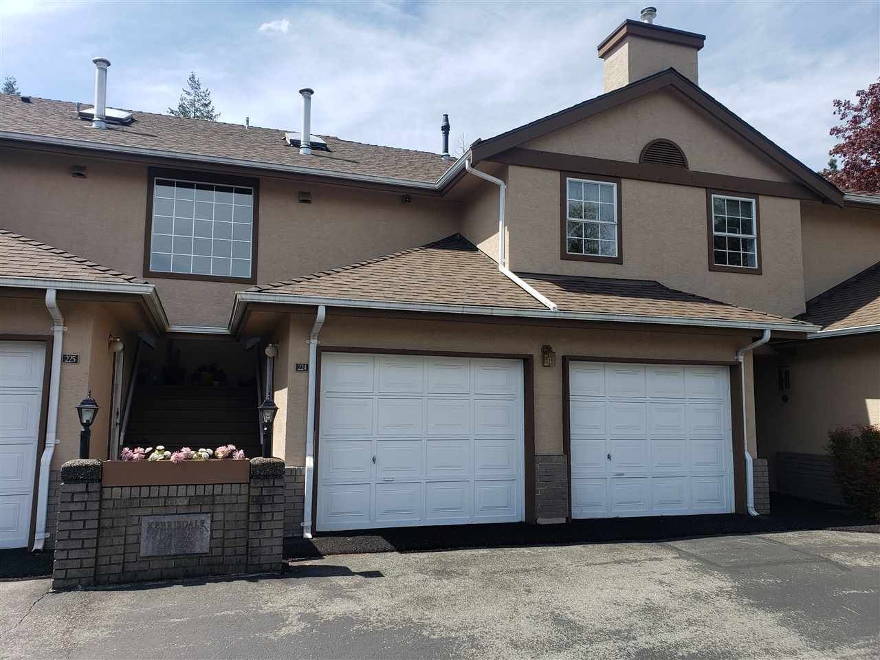 Main Photo: 224 14861 98 Avenue in Surrey: Guildford Townhouse for sale in "The Mansions" (North Surrey)  : MLS®# R2429452