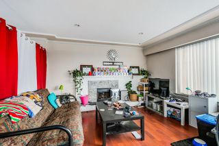Photo 2: 7664 KNIGHT Street in Vancouver: Fraserview VE House for sale in "FRASERVIEW" (Vancouver East)  : MLS®# R2027189