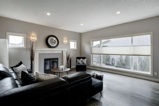 Photo 5: 323 Discovery Ridge Bay SW in Calgary: Discovery Ridge Detached for sale : MLS®# A1200127