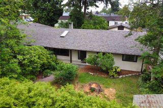 Photo 2: 5683 MEDUSA Street in Sechelt: Sechelt District House for sale (Sunshine Coast)  : MLS®# R2467508