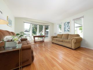 Photo 10: 129 HIAWATHA Drive in West Vancouver: Park Royal Manufactured Home for sale in "Capilano River Park" : MLS®# R2841043