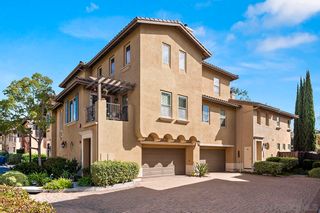 Photo 3: MISSION VALLEY Condo for sale : 3 bedrooms : 2784 Piantino Circle in San Diego