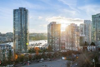 Photo 9: 1404 89 NELSON Street in Vancouver: Yaletown Condo for sale in "ARC" (Vancouver West)  : MLS®# R2865865