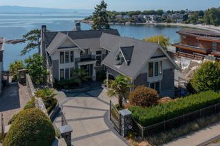 Photo 1: 1941 Crescent Rd in Oak Bay: OB Gonzales House for sale : MLS®# 921455