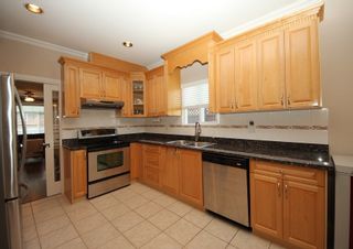 Photo 7: 4292 PARKER Street in Burnaby: Willingdon Heights 1/2 Duplex for sale (Burnaby North)  : MLS®# R2168960
