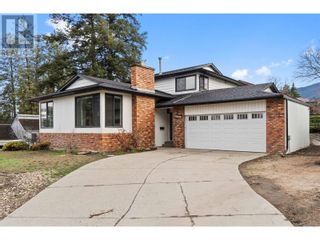 Photo 2: 3903 17 Street East Hill: Okanagan Shuswap Real Estate Listing: MLS®# 10308971