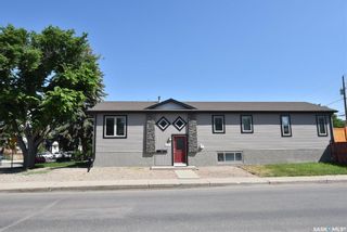 Photo 1: 2077 Broder Street in Regina: Broders Annex Residential for sale : MLS®# SK964930