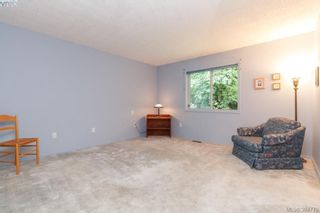 Photo 11: 1047 Adeline Pl in VICTORIA: SE Broadmead House for sale (Saanich East)  : MLS®# 791460