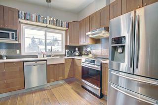 Photo 3: 2811 63 Avenue SW in Calgary: Lakeview Detached for sale : MLS®# A2013563