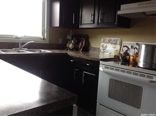 Photo 3: 68 Carleton Drive in Saskatoon: West College Park Residential for sale : MLS®# SK878843