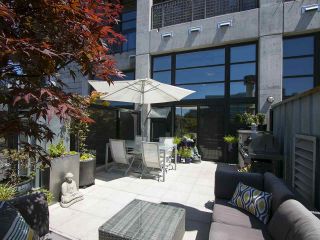 Photo 1: 305 428 W 8TH Avenue in Vancouver: Mount Pleasant VW Condo for sale in "XL LOFTS" (Vancouver West)  : MLS®# R2184000
