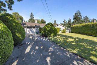 Photo 4: 3177 Pearkes Rd in Colwood: Co Wishart North House for sale : MLS®# 911251