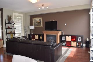 Photo 3: 23422 GRIFFEN Road in Maple Ridge: Cottonwood MR House for sale : MLS®# R2047107