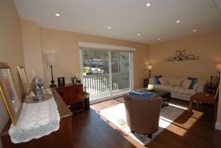 Photo 1: 176 JAMES Road in Port Moody: Port Moody Centre Townhouse for sale in "Tall Trees Estate" : MLS®# R2246456