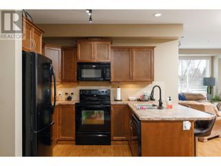 Photo 5: 850 Saucier Avenue Unit# 225 in Kelowna: House for sale : MLS®# 10318419