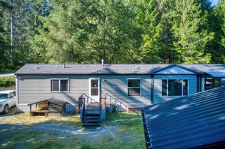 Photo 1: 1 5954 LEANING TREE Road in Halfmoon Bay: Halfmn Bay Secret Cv Redroofs Manufactured Home for sale (Sunshine Coast)  : MLS®# R2710513