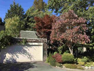 Photo 2: 7923 LIMEWOOD Place in Vancouver: Champlain Heights Townhouse for sale in "Woodlands" (Vancouver East)  : MLS®# R2415009