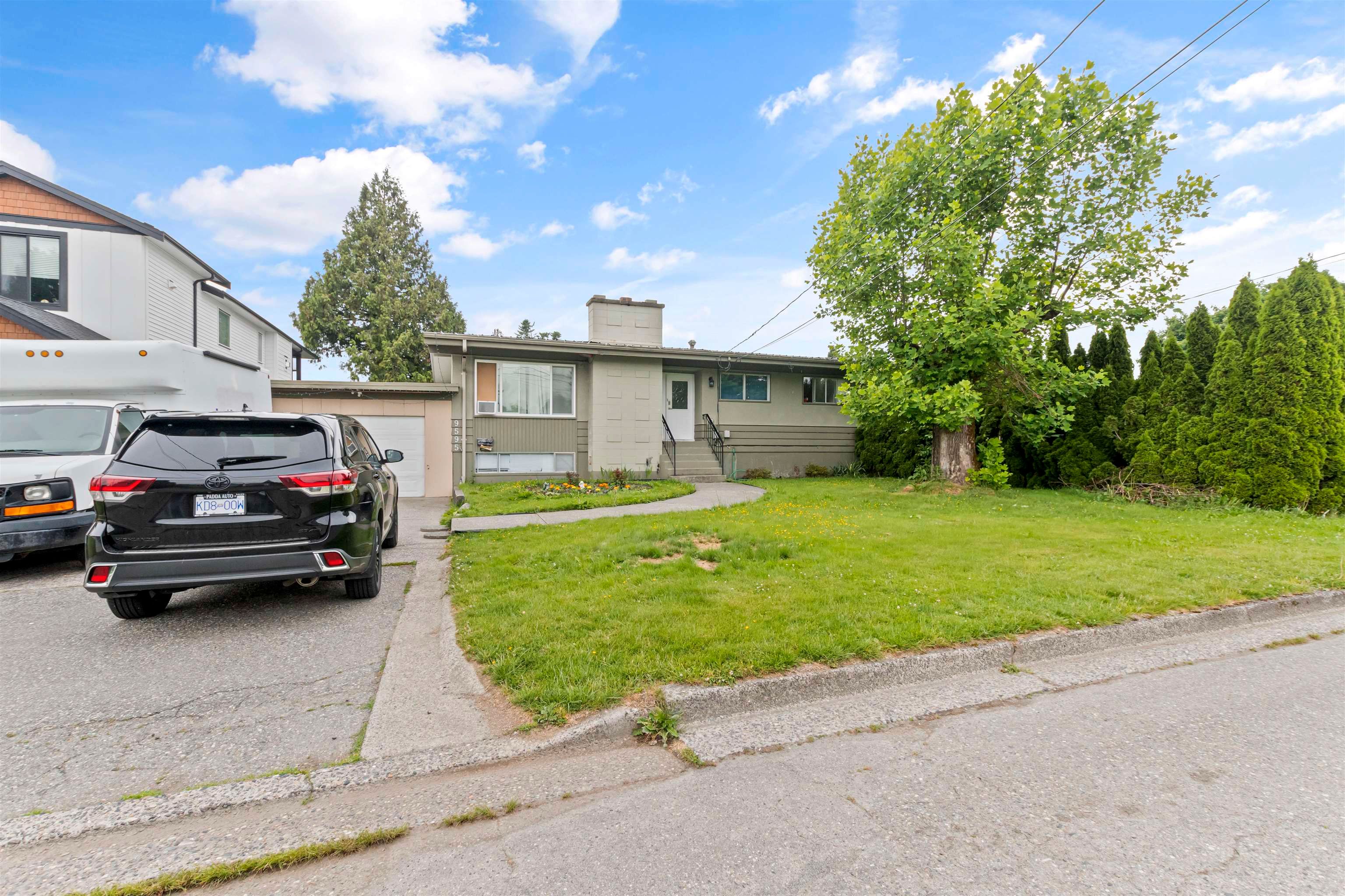 Main Photo: 9595 COOTE Street in Chilliwack: Chilliwack Proper East House for sale : MLS®# R2781065