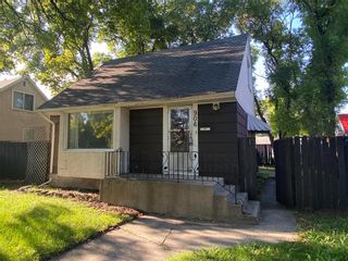 Photo 1: 906 Talbot Avenue in Winnipeg: East Elmwood Residential for sale (3B)  : MLS®# 202222164