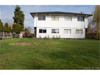 Photo 2:  in VICTORIA: SW Rudd Park Half Duplex for sale (Saanich West)  : MLS®# 424113