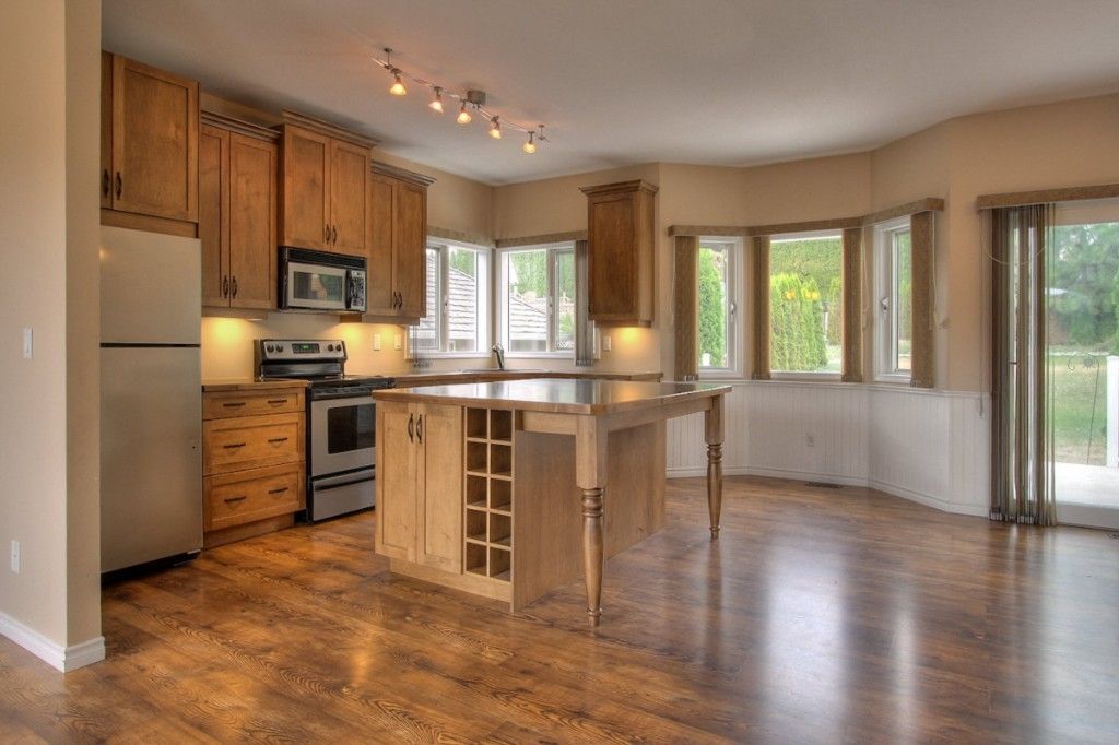 Main Photo: 2214 Lillooet Crescent in Kelowna: Other for sale : MLS®# 10016192