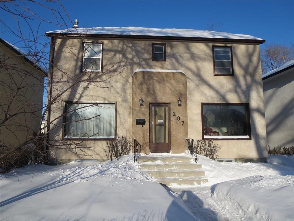 Main Photo:  in Winnipeg: West Kildonan Residential for sale (4D)  : MLS®# 202202835