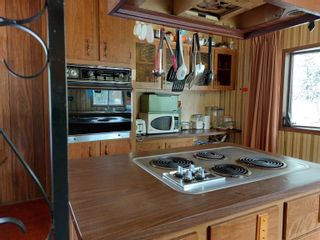 Photo 10: 520 TONQUIN Road in Bella Coola: Bella Coola/Hagensborg Manufactured Home for sale (Williams Lake)  : MLS®# R2772456