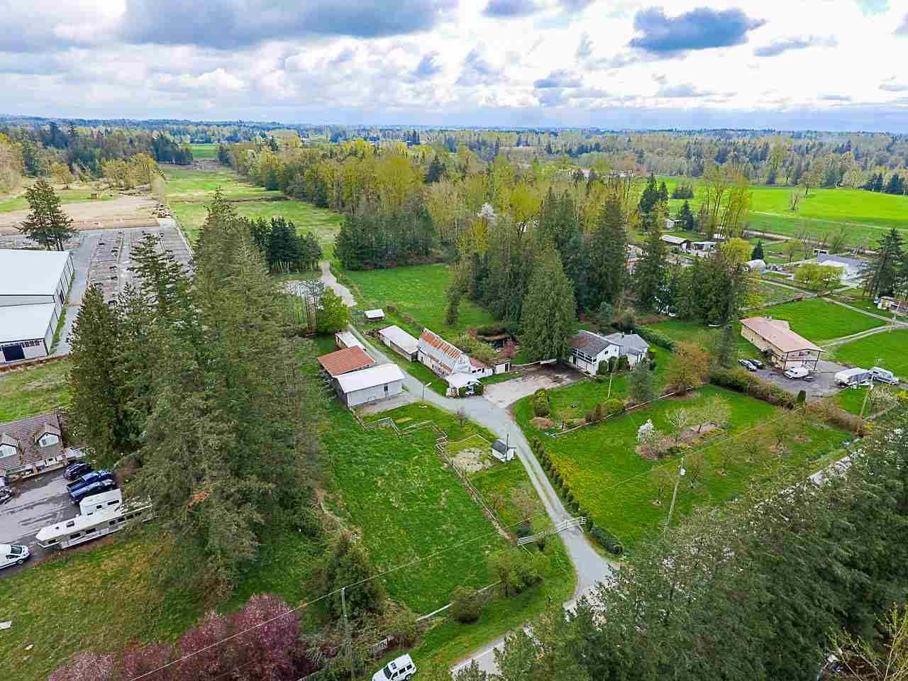 Main Photo: 932 240 Street in Langley: House for sale : MLS®# R2357650