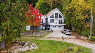 Photo 2: 3490 Eagle Bay Road in Eagle Bay: House  : MLS®# 10241680