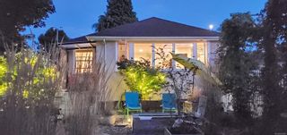 Photo 1: 839 Villance St in Victoria: Vi Mayfair Half Duplex for sale : MLS®# 855083