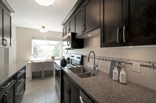 Photo 3: 201 1555 FIR Street: White Rock Condo for sale in "SAGEWOOD PLACE" (South Surrey White Rock)  : MLS®# R2779814