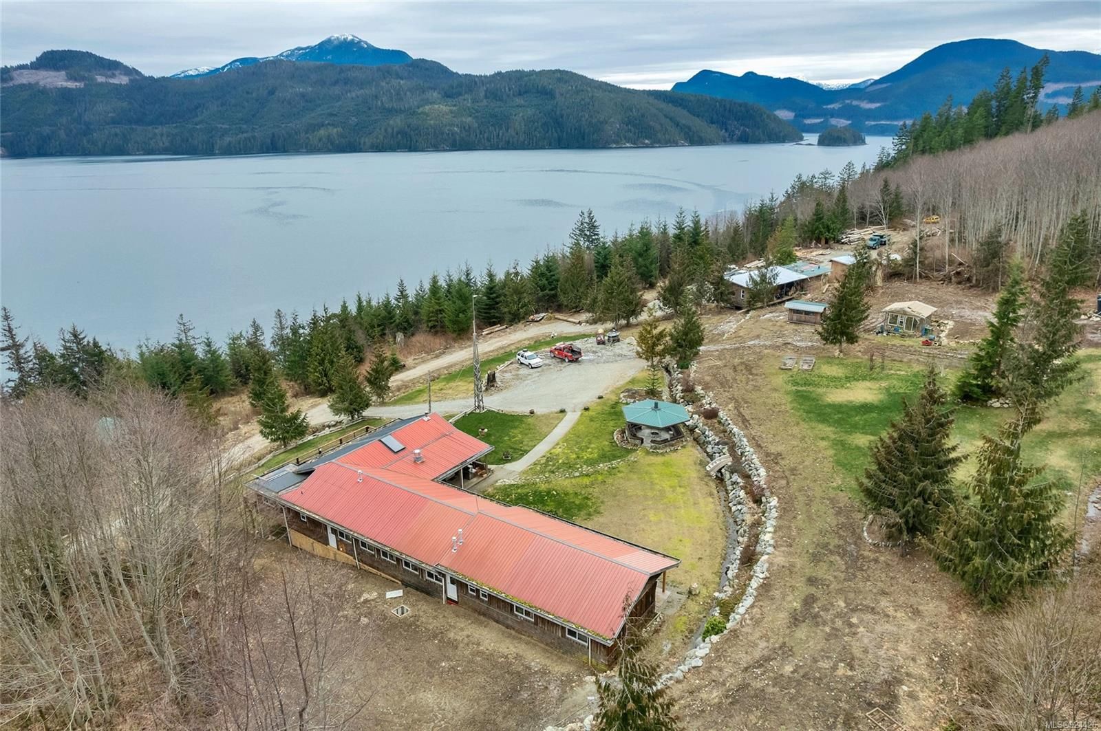 Main Photo: DL1489 Jackson Bay in See Remarks: Isl Small Islands (Campbell River Area) House for sale (Islands)  : MLS®# 924426