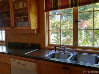 Photo 12: 870 Somenos St in VICTORIA: Vi Fairfield East House for sale (Victoria)  : MLS®# 743159