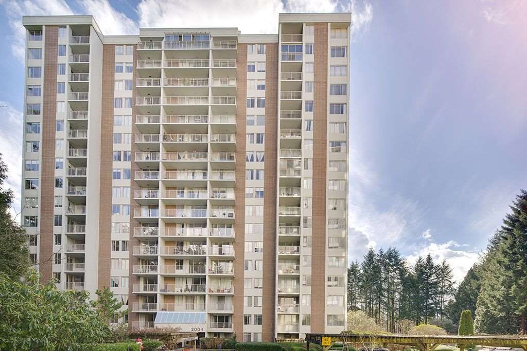 Main Photo: 910 2004 FULLERTON Avenue in North Vancouver: Pemberton NV Condo for sale in "Woodcroft" : MLS®# R2135372