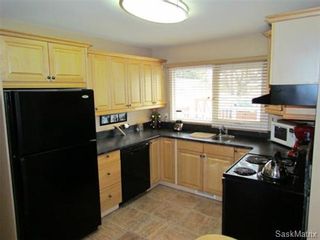 Photo 4: 319 MCINTOSH Street in Regina: Regent Park Single Family Dwelling for sale (Regina Area 02)  : MLS®# 479770