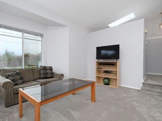 Photo 3: 1049 Stellys Cross Rd in Central Saanich: CS Brentwood Bay House for sale : MLS®# 857812